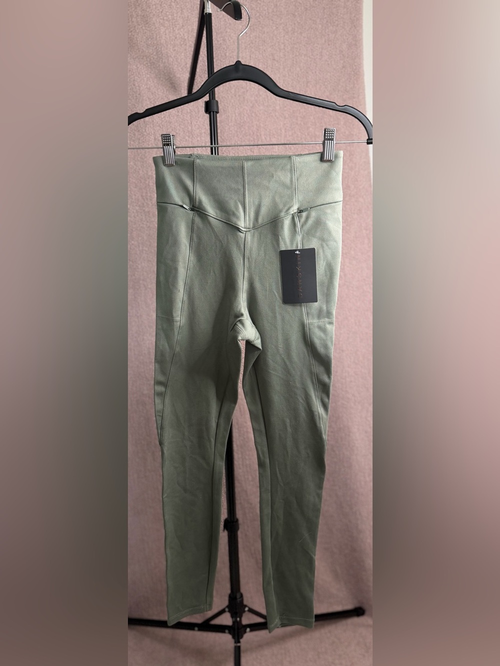 Danskin Eclipse 7/8 Leggings Agave Green XS NWT